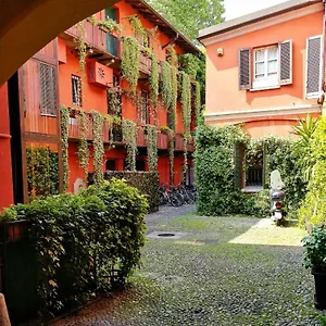 Alzaia Naviglio Grande Appartamento